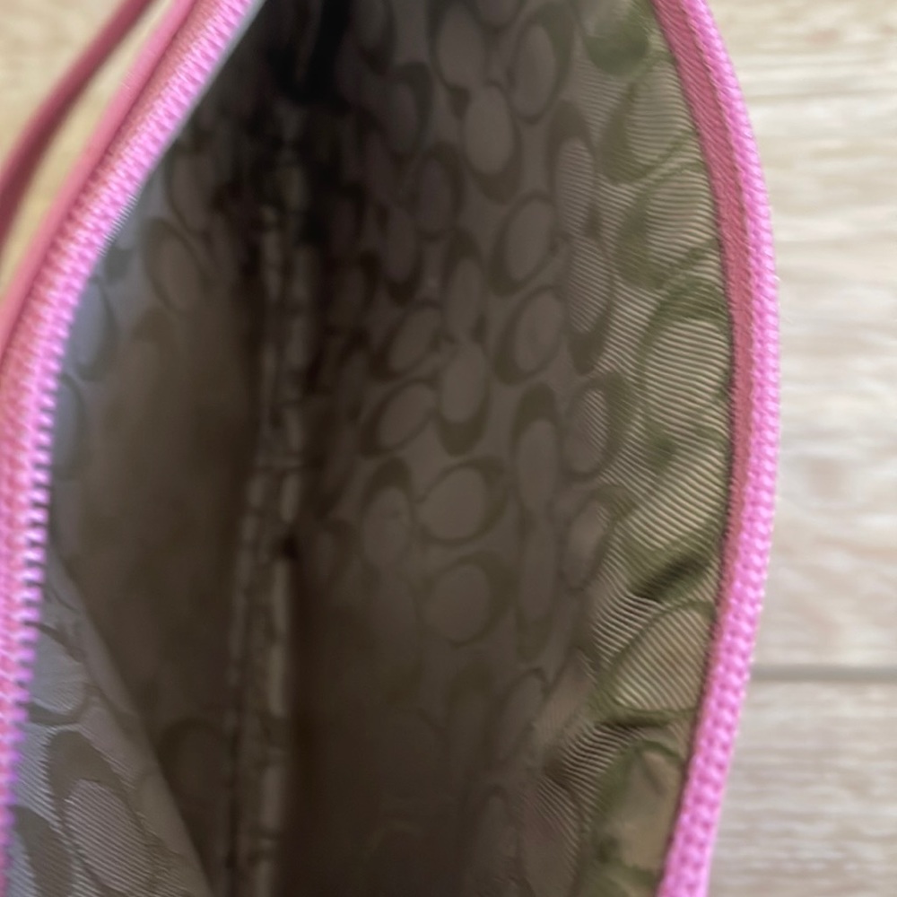 Vintage Coach Wristlet - Picture 7 of 7
